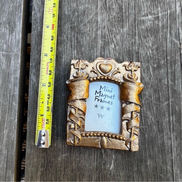 Vintage 90s Mini Refrigerator Magnet Picture Frame in Gold - Picture 3 of 3